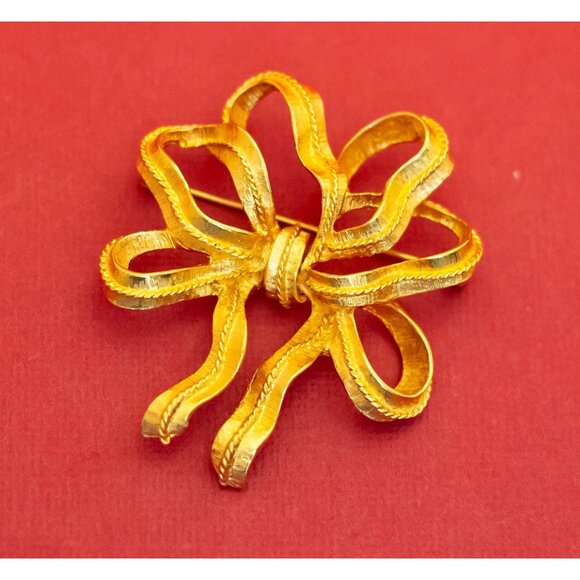 Vintage Art Nouveau Spiral Ribbon Gold Tone Brooch by Monet - F40 - Picture 1 of 2